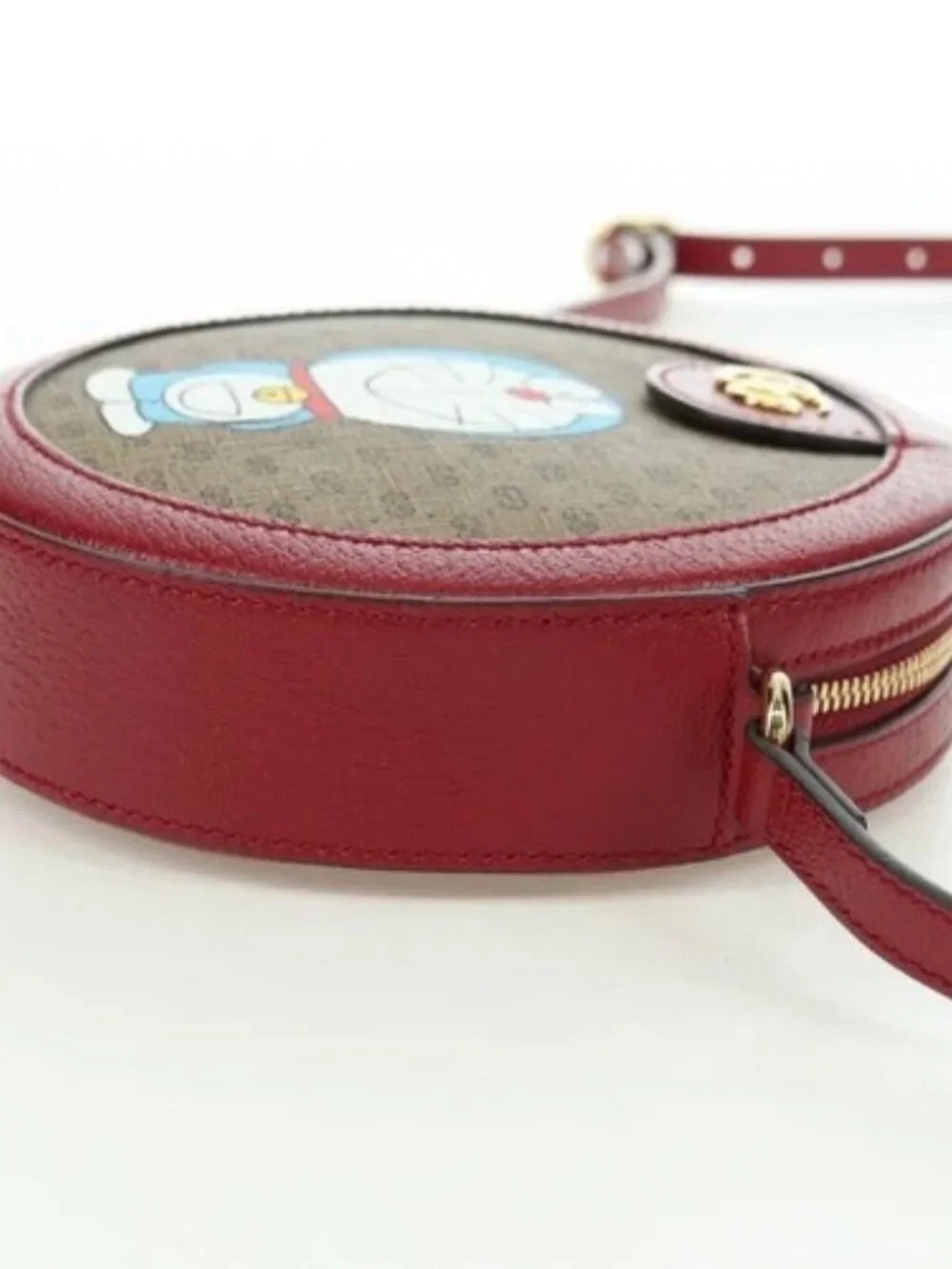 Gucci brand	gucci color	beige